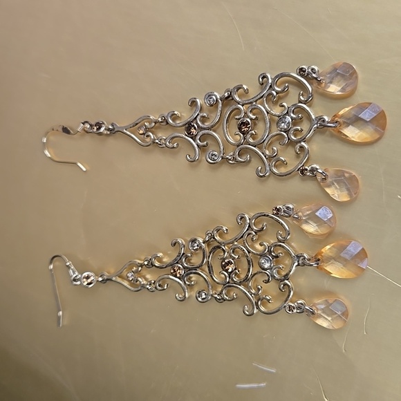 Elegant Gold Tone Chandelier Earrings - Picture 14 of 17